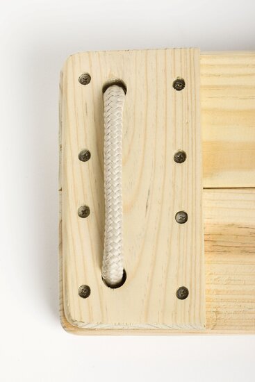 Grenen-schommelzitje-beige-gevlochten-touw