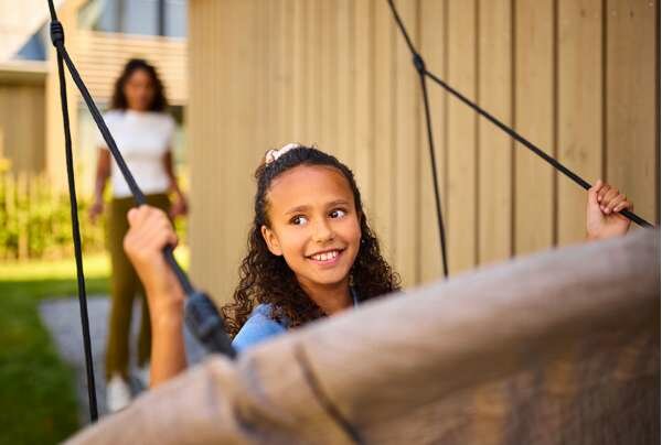 BERG-PlayBase-nestschommel