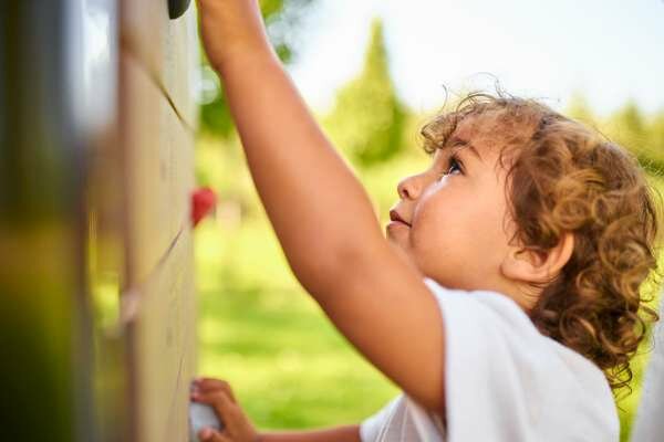 BERG-PlayBase-Klimmuur