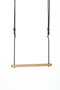 Houten-trapeze-zwart-gevlochten-touw
