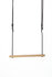 Houten-trapeze-zwart-gevlochten-touw